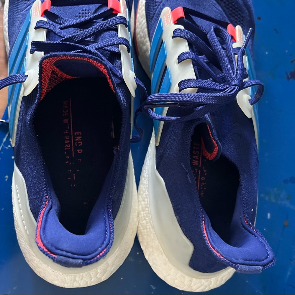 Adidas Men’s Ultraboost Blue and White Sneakers Size 12.5 - Picture 11 of 13